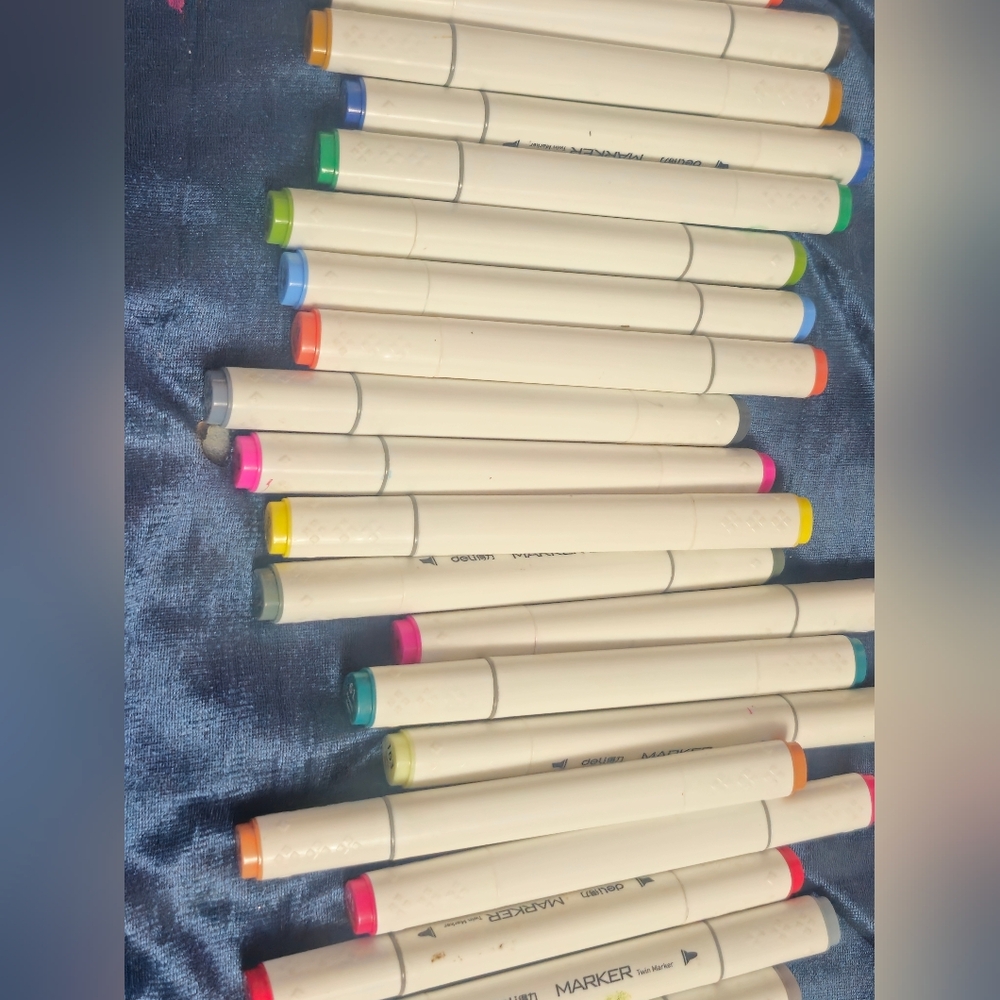 Dual Tip Art Markers Set image 3